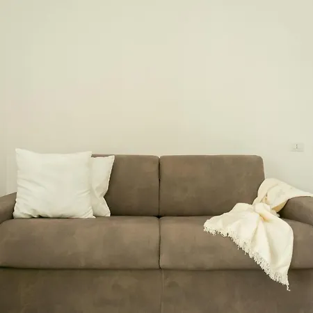 The Rent - Modern Close To Dergano *